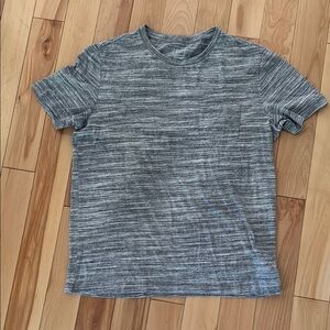 GAP Gray Short Sleeve Tee Casual Heathered Design